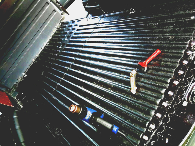 Bodemplaat isoleren in een auto, bus of camper