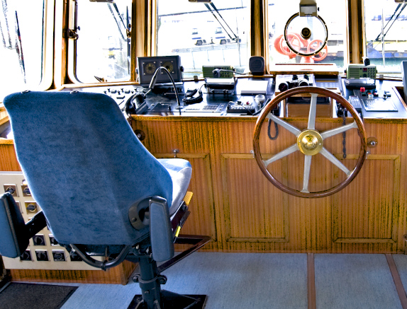 Dashboard en stuurkast in boten en jachten isoleren